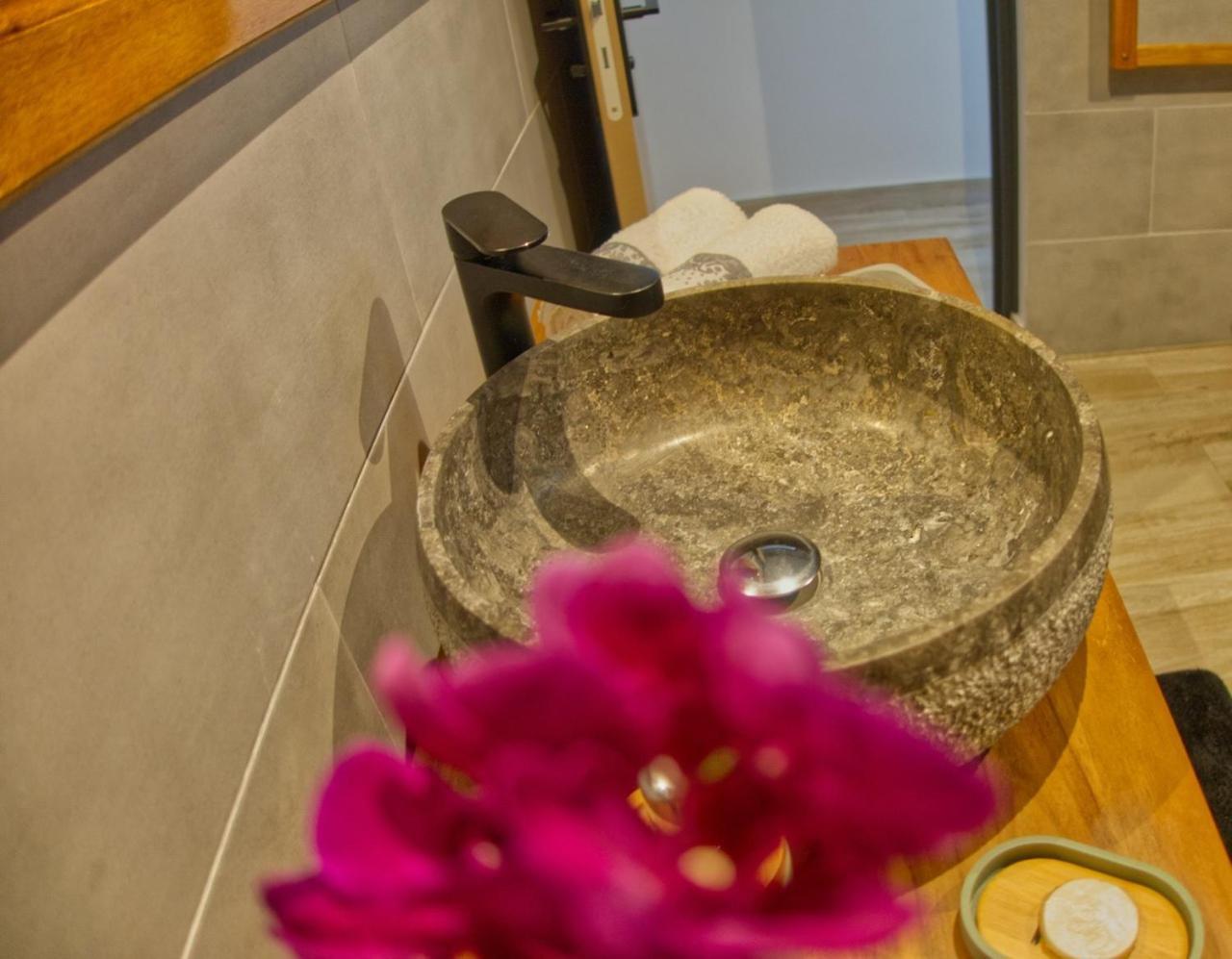 Ka Hema - Maison Entiere Avec Jacuzzi Et Vue Sur Mer Saint-Joseph Extérieur photo